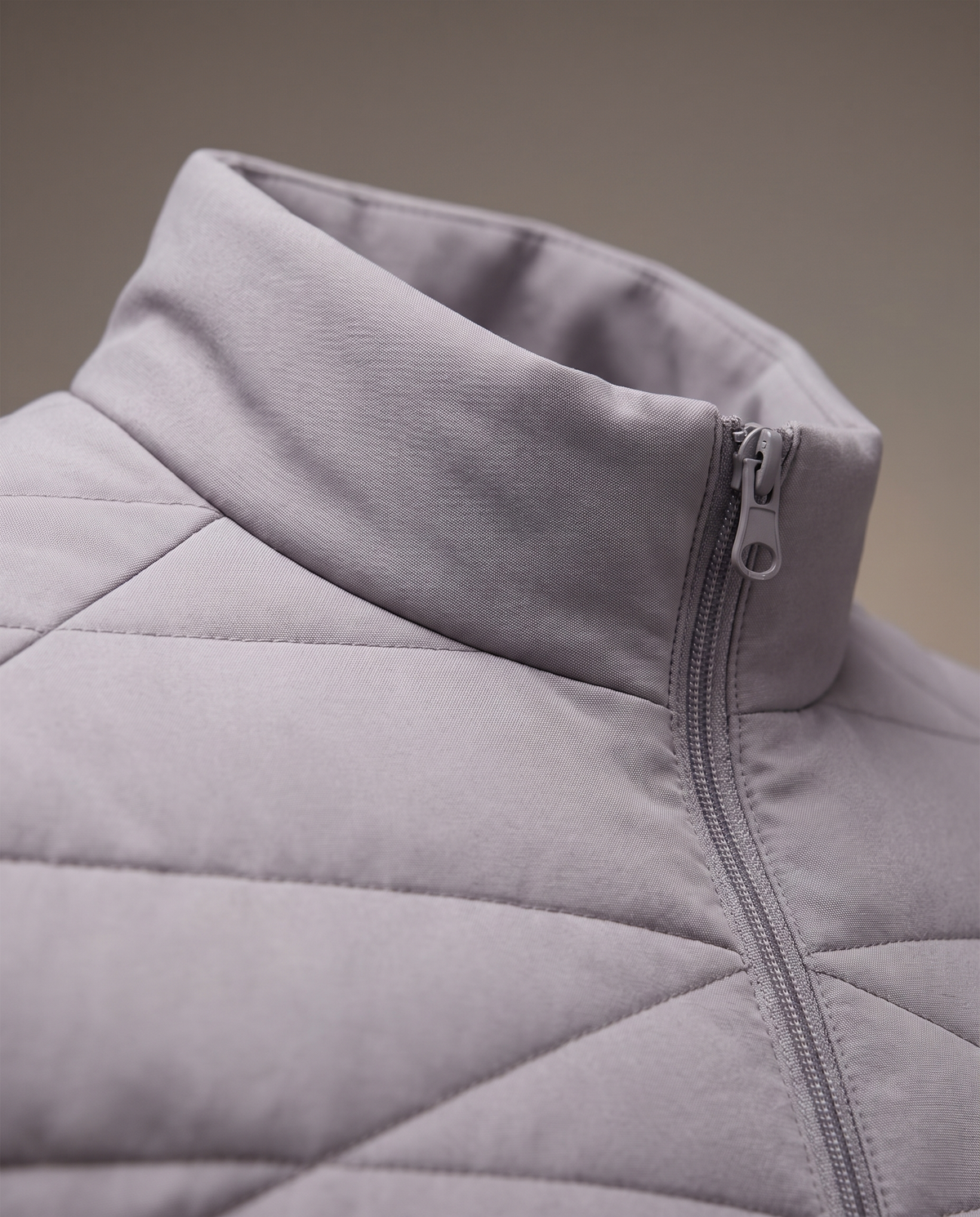Hopper grey puffer jacket without hood, fabric and construction close-up
