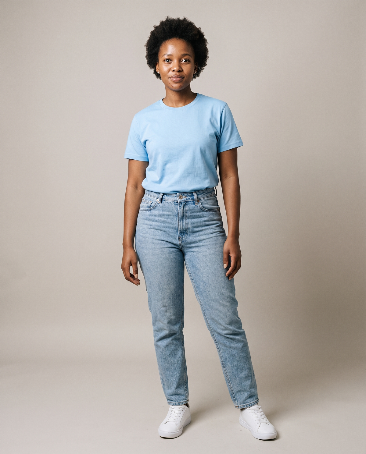 Hopper sky blue T160 round-neck t-shirt worn by a model, front view